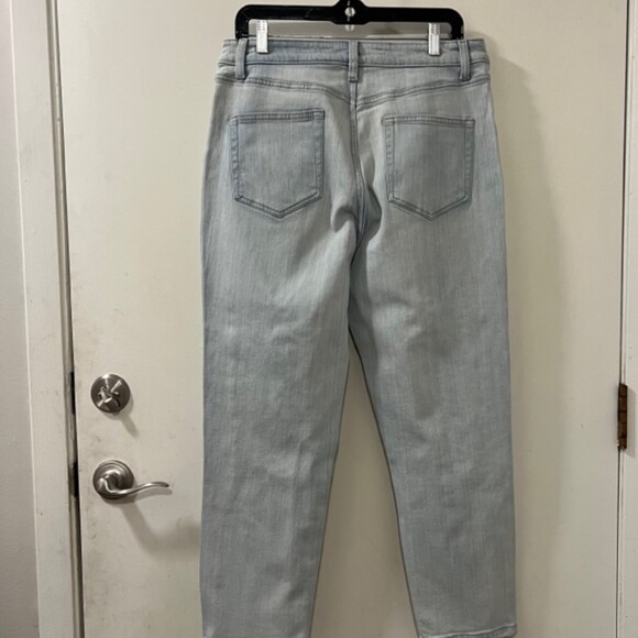 Wild Fable Womens Blue Light Washed High Rise Distressed Mom Jeans Size 12 - Picture 7 of 12